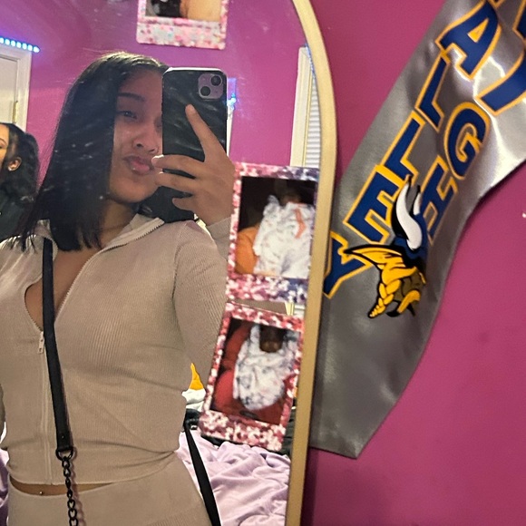 ariahcarter16